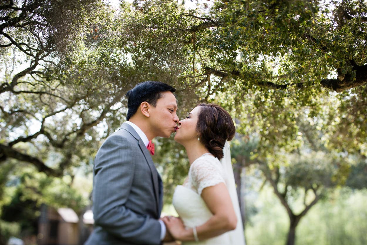 gardener-ranch-laughing-floral-wedding-photography-candid-37