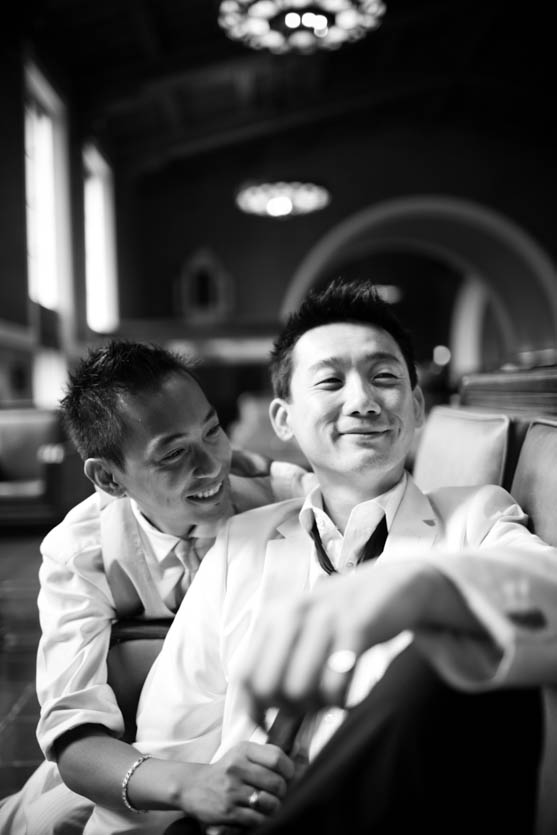 gay_engagement_session_at_los_angeles_union_station_and_graffiti_wall-0009